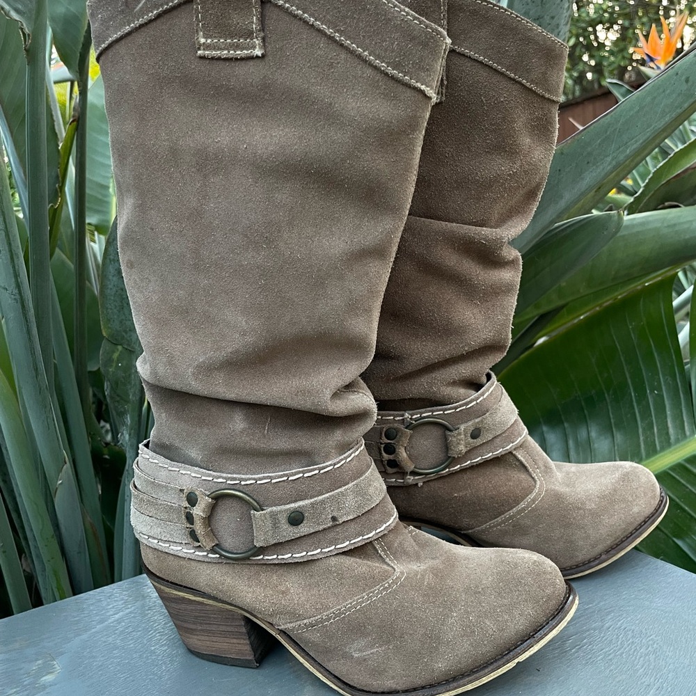 Steve Madden Size 8.5 Suede Slouch Boots